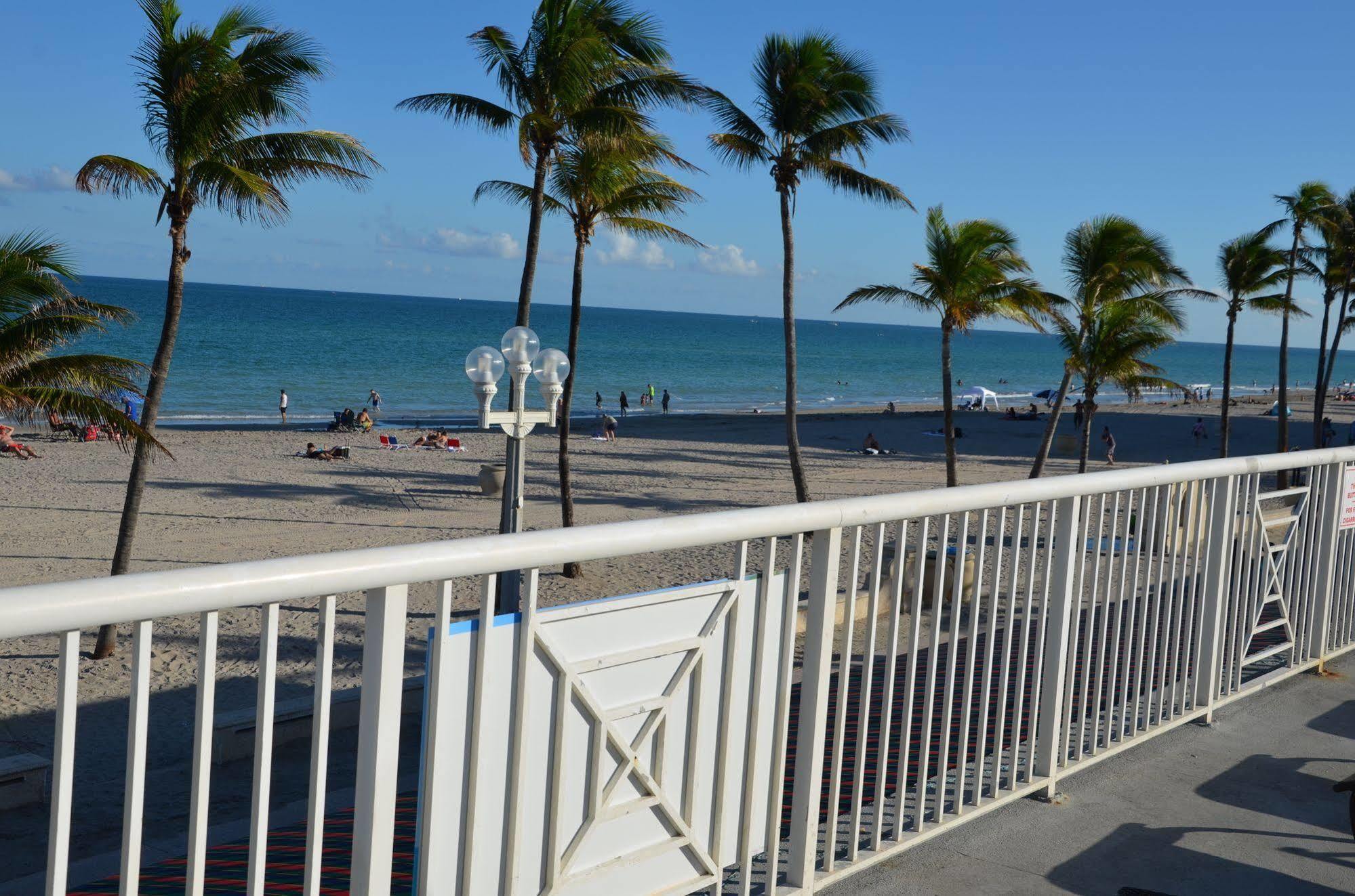 Отель La Terrace Oceanfront Голливуд Экстерьер фото